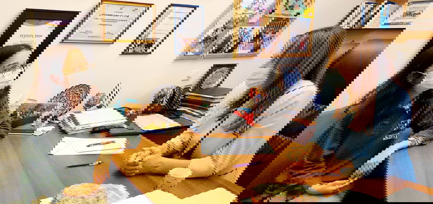 נערה חרדית סורבה להיכנס לכנסת; שאשא ביטון הפתיעה