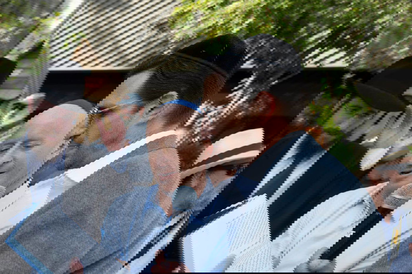 אחרי שחטפו מאנטישמים: הקהילה היהודית באלסקה צעדה בהכנסת ס"ת