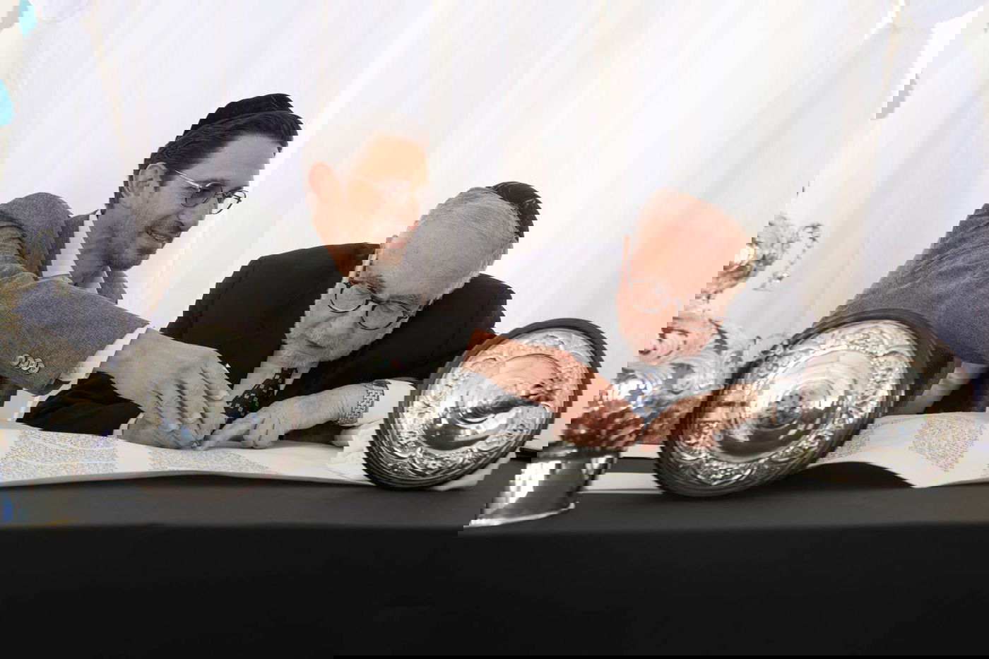 אחרי שחטפו מאנטישמים: הקהילה היהודית באלסקה צעדה בהכנסת ס"ת