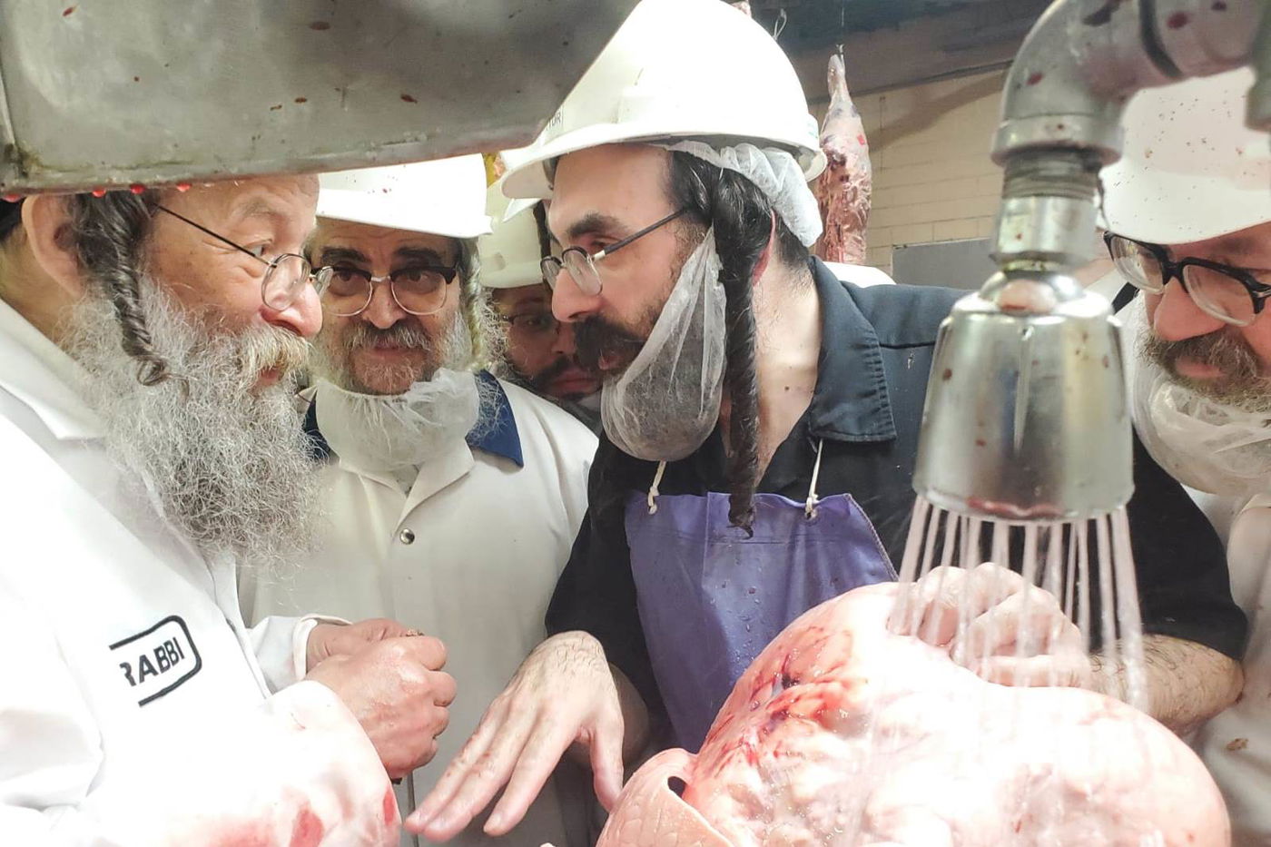 האדמו"ר מסאטמר ביקר בבית השחיטה של הקהילה