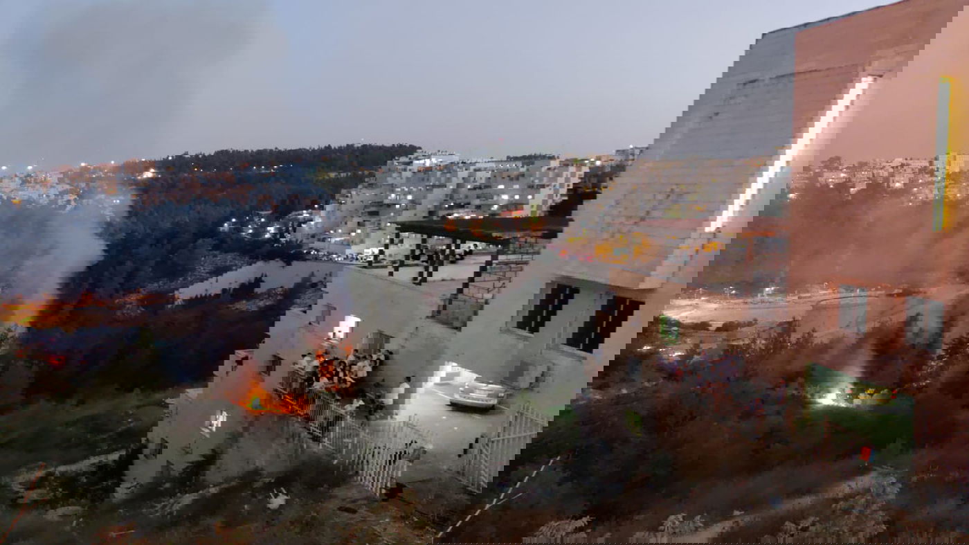 שריפה בשכונת הר נוף; תושבים פונו מבתים