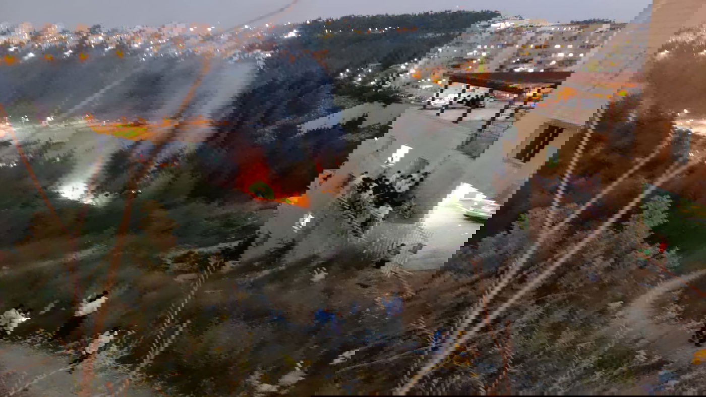 שריפה בשכונת הר נוף; תושבים פונו מבתים