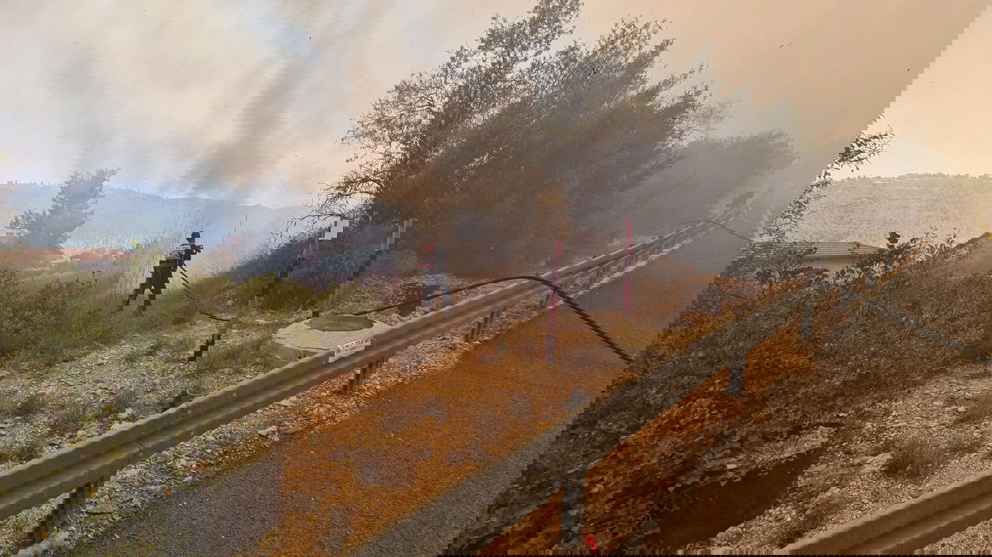 השריפה בשורש: בתים פונו, כביש 1 נפתח לתנועה