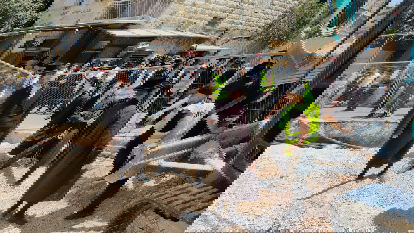 ההפגנות נגד עבודות הרכבת יתוגברו; מפגין הוכה בברוטאליות