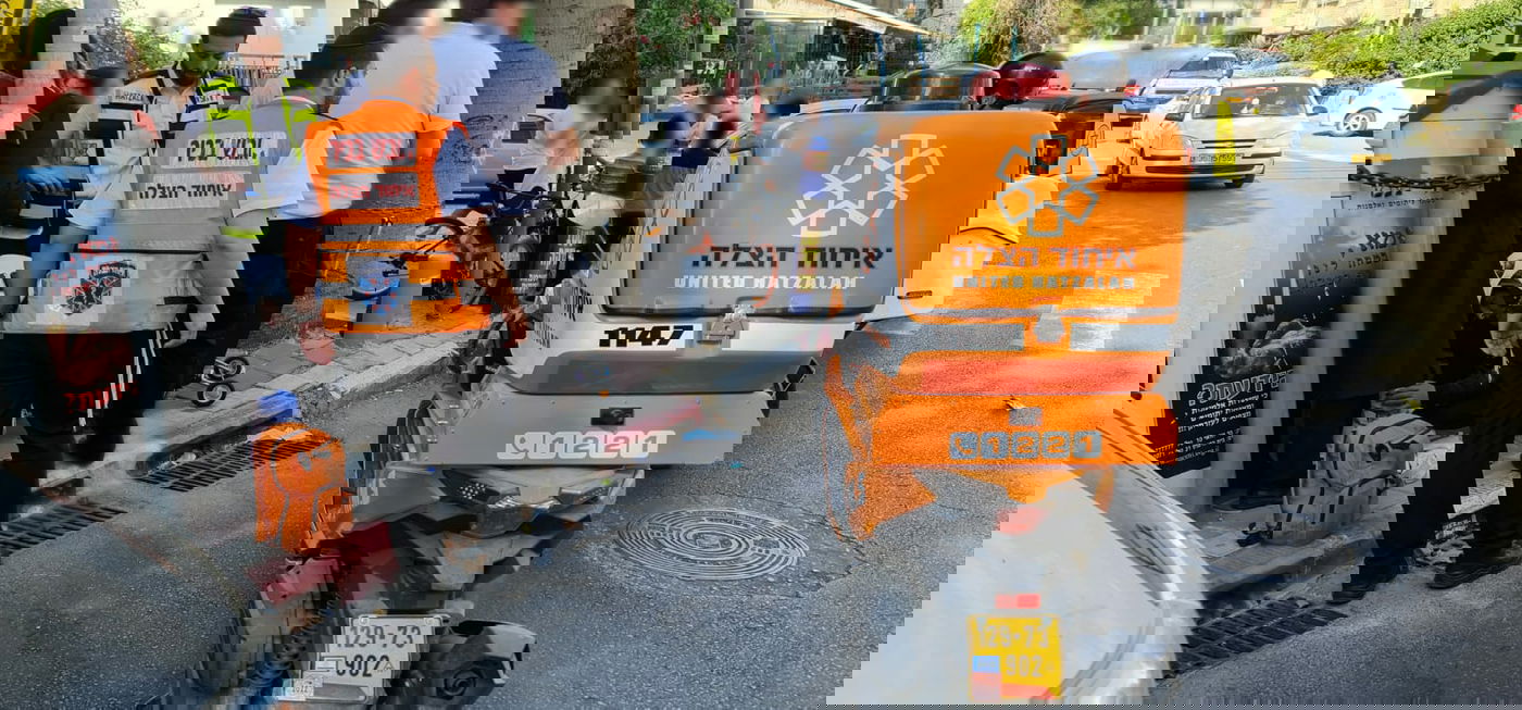 רכב פגע בילדה בת 5  בבני ברק; הובהלה לבית החולים