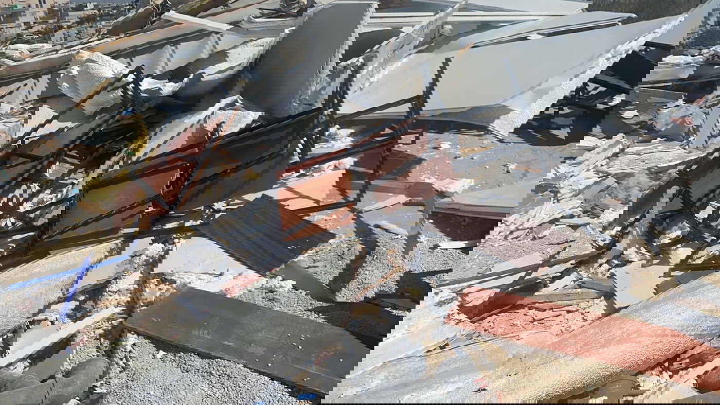 בית שמש: העירייה הרסה בית כנסת עם ספר התורה בפנים