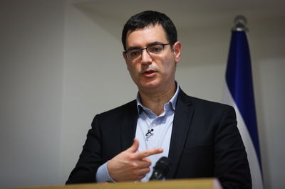 משה בר סימן טוב: 'טעינו, החיסון לא מספיק'