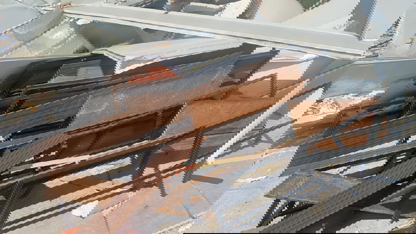 בית שמש: העירייה הרסה בית כנסת עם ספר התורה בפנים