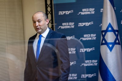 סקר: ירידה מגמתית בשיעור התמיכה בתפקוד בנט בקורונה