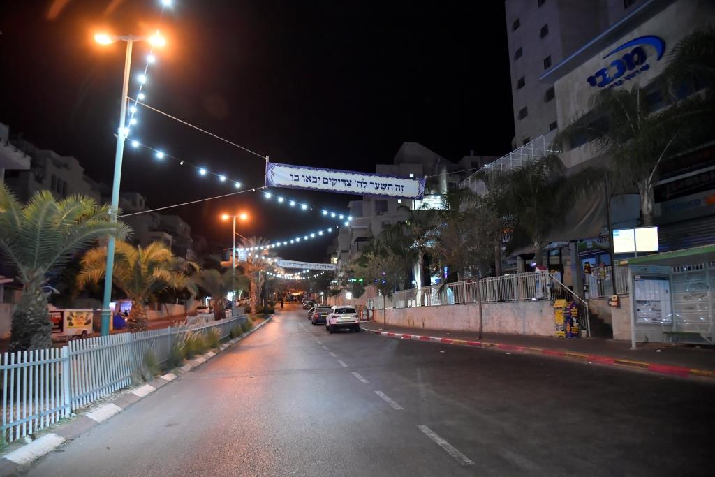 ההכנות בויז'ניץ לקראת השבת ההיסטורית באלעד