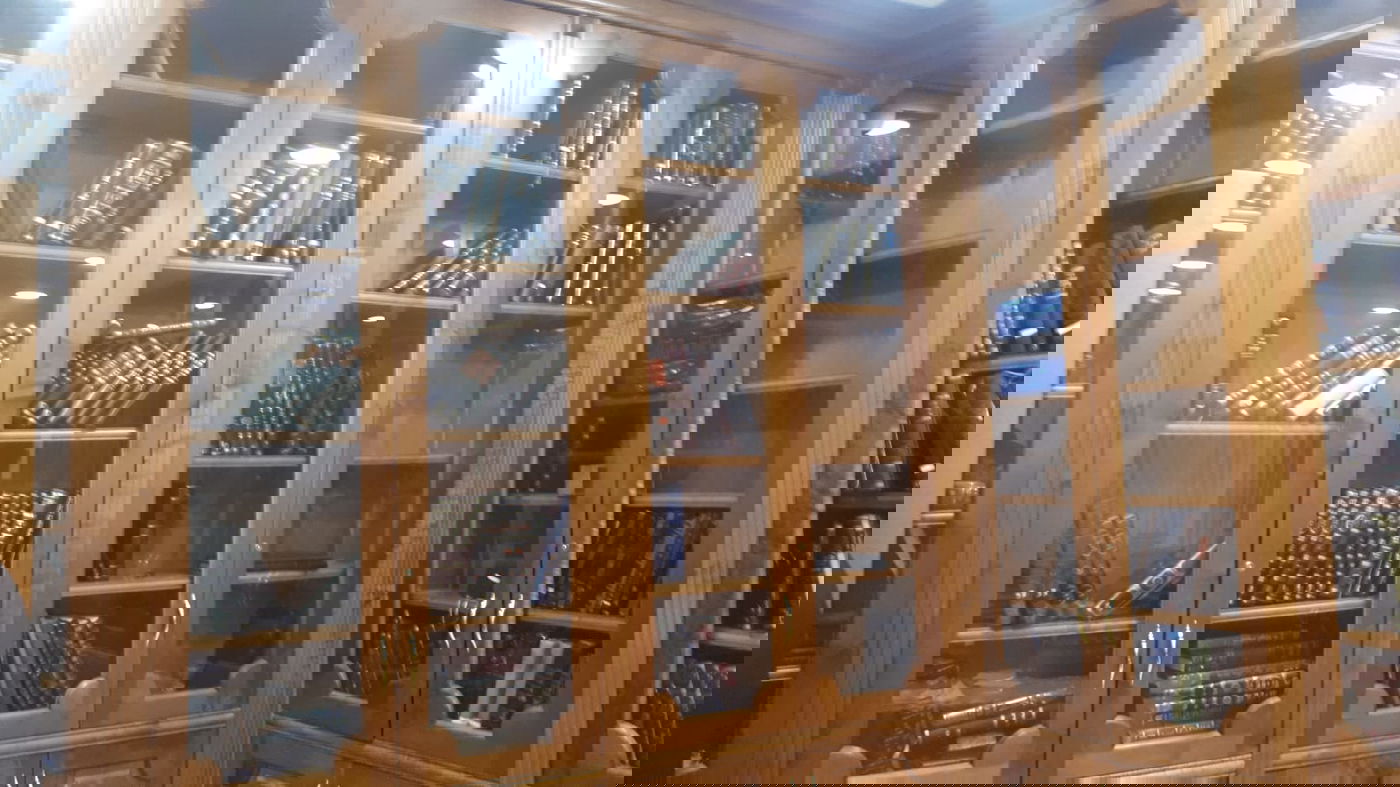 ספרי הקודש של הרבי זצ"ל וחפציו האישיים והנדירים, נבזזו