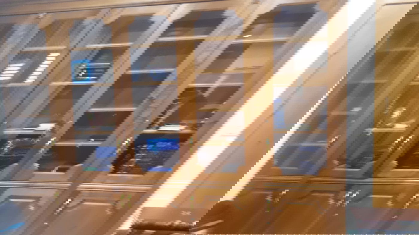 ספרי הקודש של הרבי זצ"ל וחפציו האישיים והנדירים, נבזזו