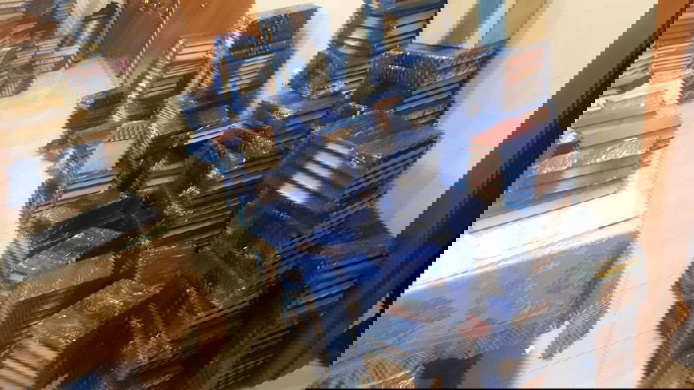 ספרי הקודש של הרבי זצ"ל וחפציו האישיים והנדירים, נבזזו