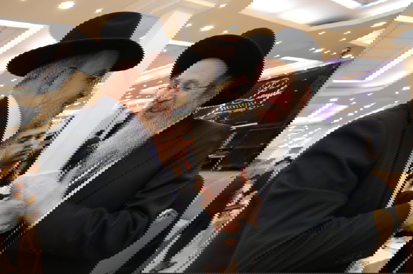 כל המי-ומי בחתונת בתו של ח"כ יעקב אשר