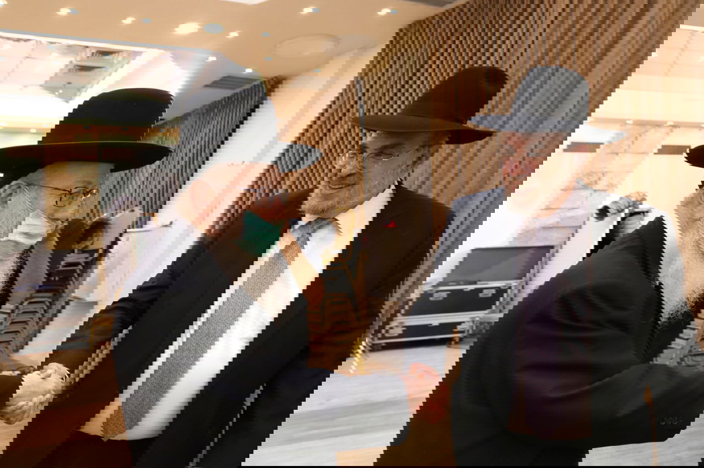 כל המי-ומי בחתונת בתו של ח"כ יעקב אשר