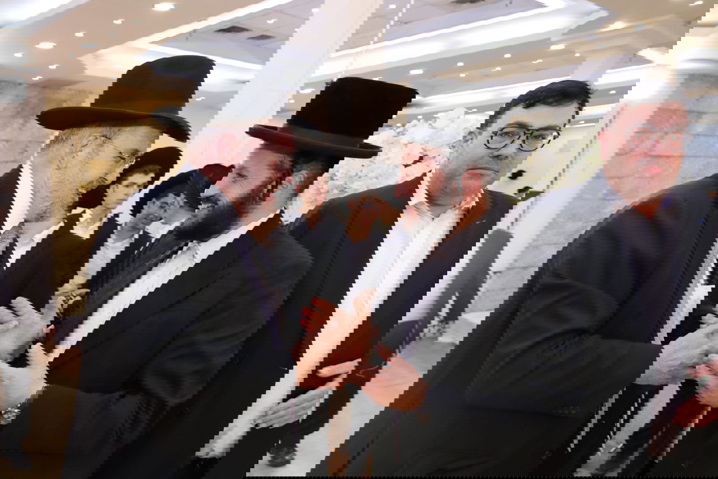 כל המי-ומי בחתונת בתו של ח"כ יעקב אשר