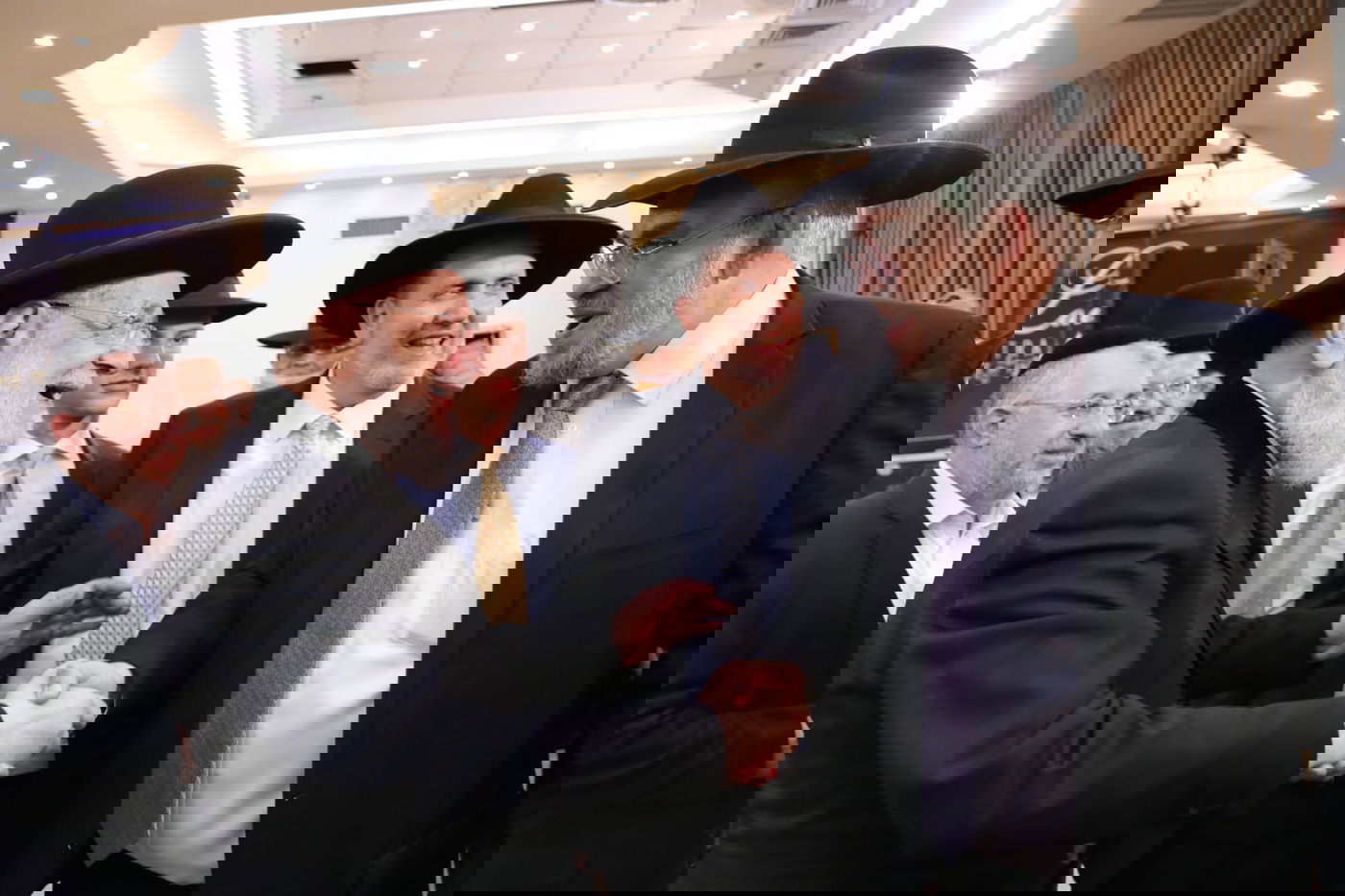 כל המי-ומי בחתונת בתו של ח"כ יעקב אשר