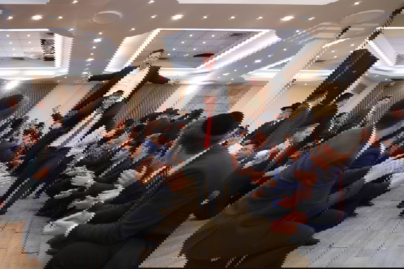 כל המי-ומי בחתונת בתו של ח"כ יעקב אשר