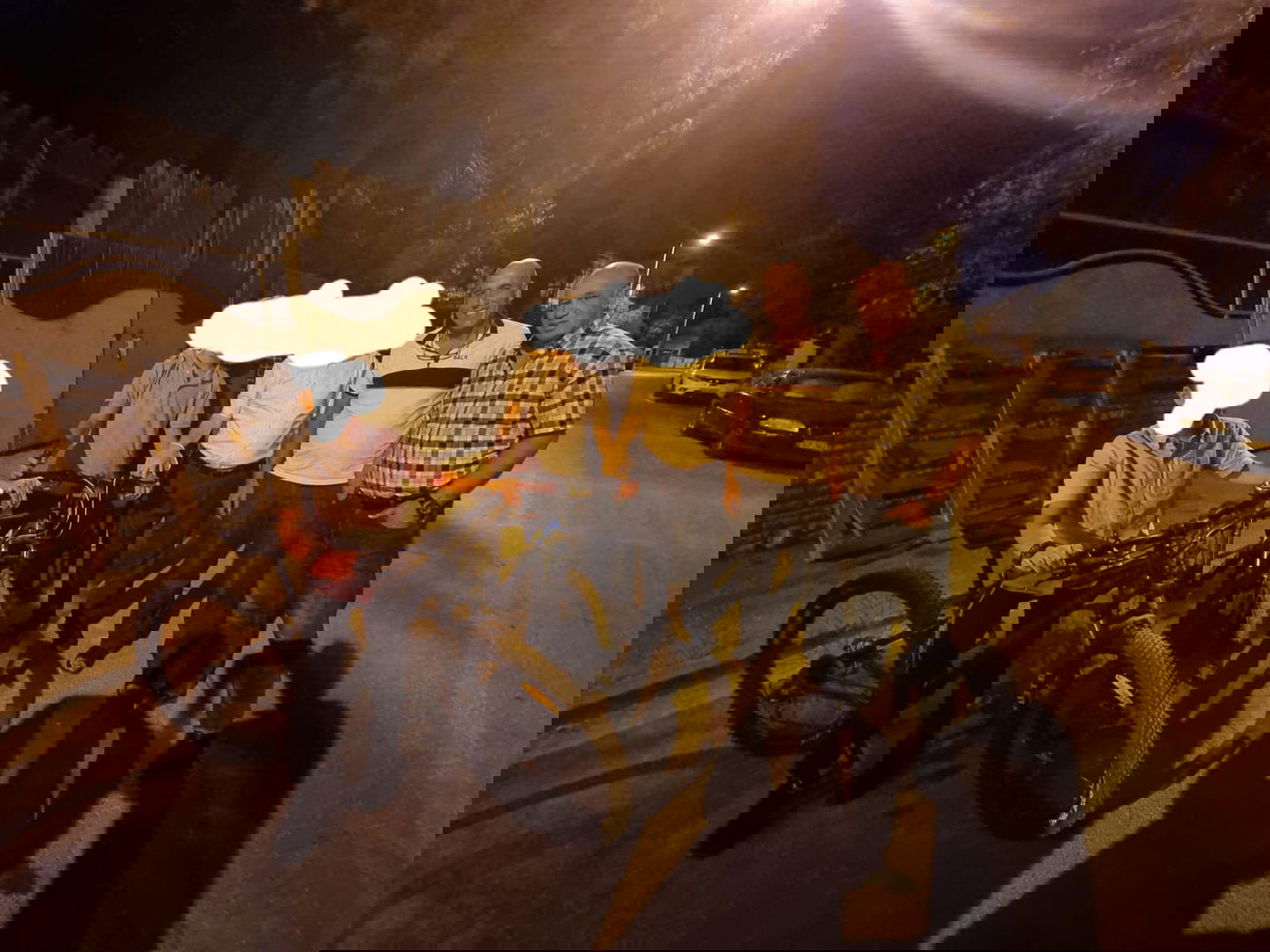 המוכתר של עיסאוויה השיב לאחים החרדיים את האופניים