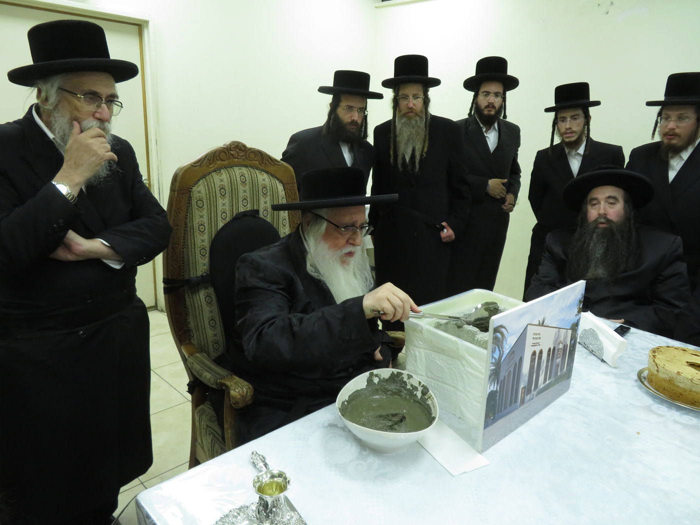 בצאנז הניחו אבן פינה למרכז חדש בבית שמש