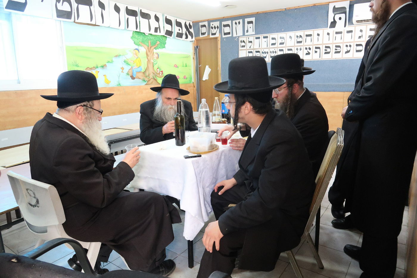 תיעוד: הרבי מאמשינוב הכניס את נכדו לחיידר