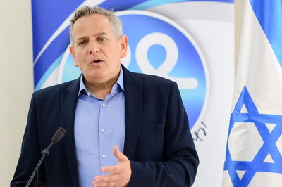 שר הבריאות ניצן הורוביץ