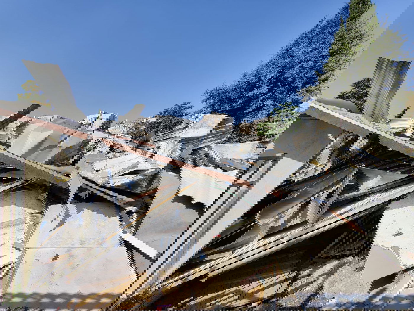 לפני פתיחת שנה"ל: עיריית ירושלים פירקה מבנים של ת"ת