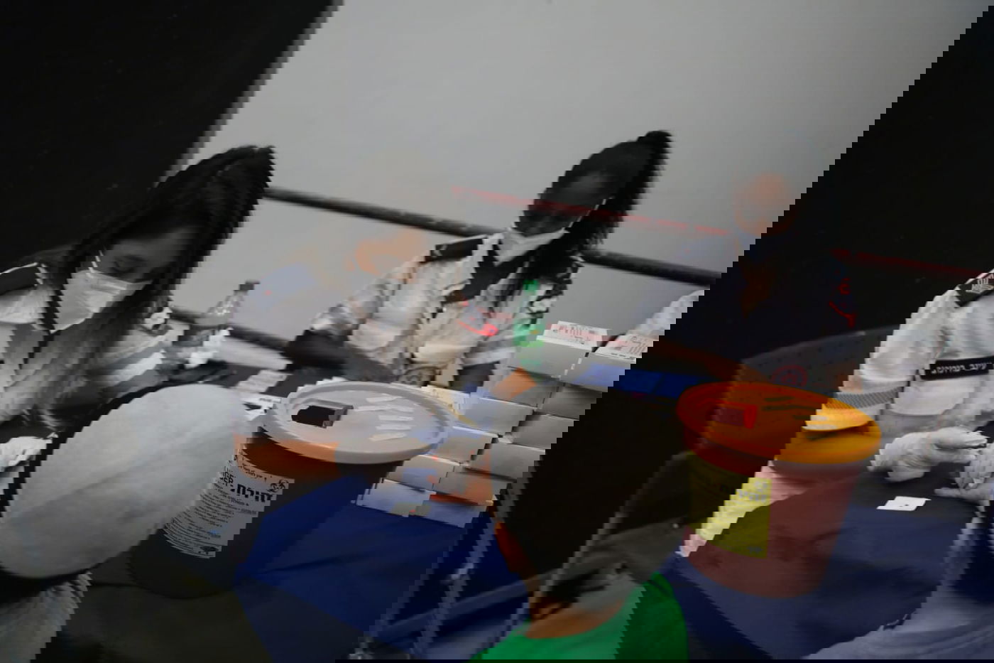 כך עורכים בדיקות סרולוגיות לילדים החרדים ברמות