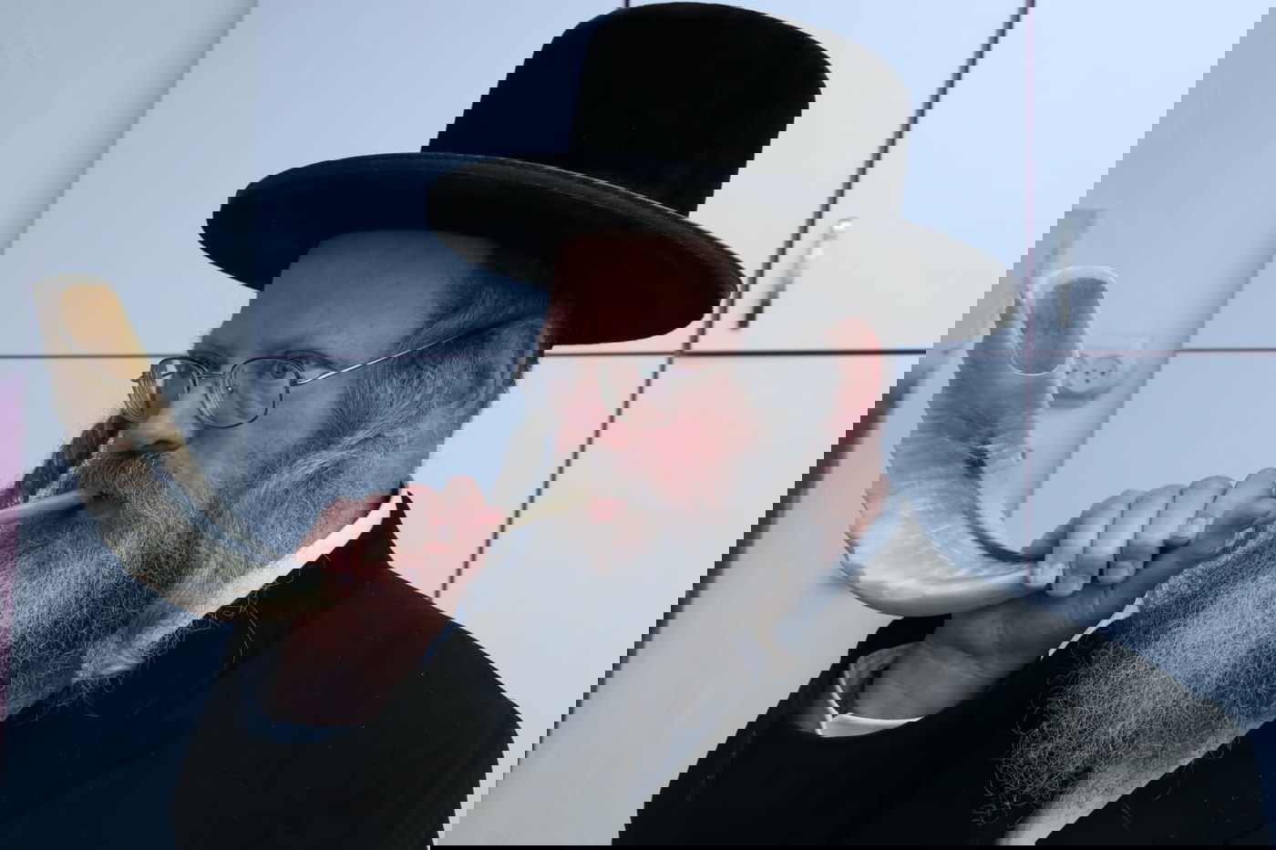 כשהפוסק החסידי בא לבדוק שופרות אצל 'החזוניאשניקים'