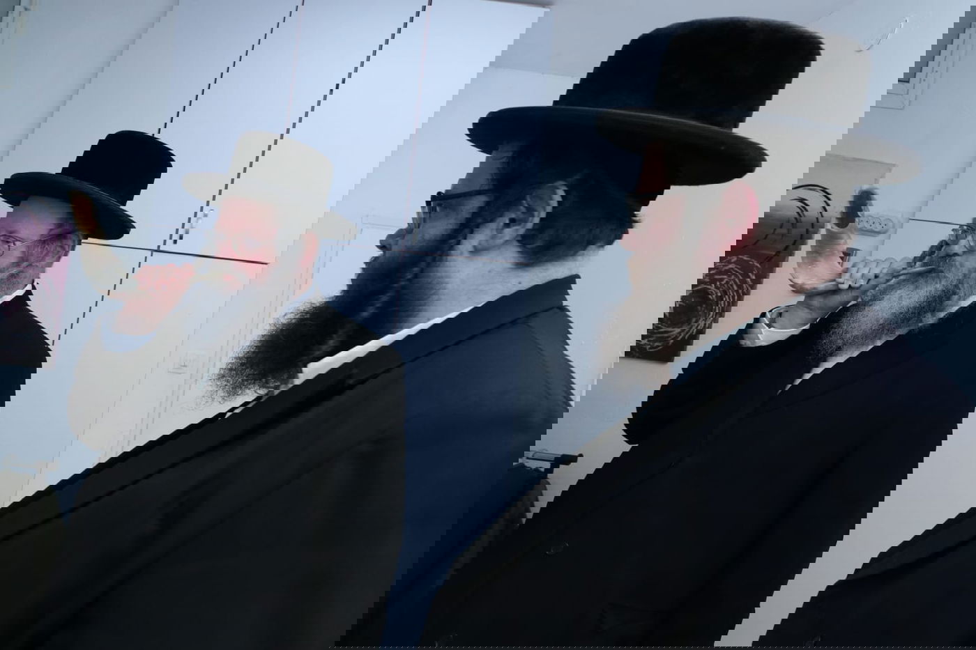 כשהפוסק החסידי בא לבדוק שופרות אצל 'החזוניאשניקים'