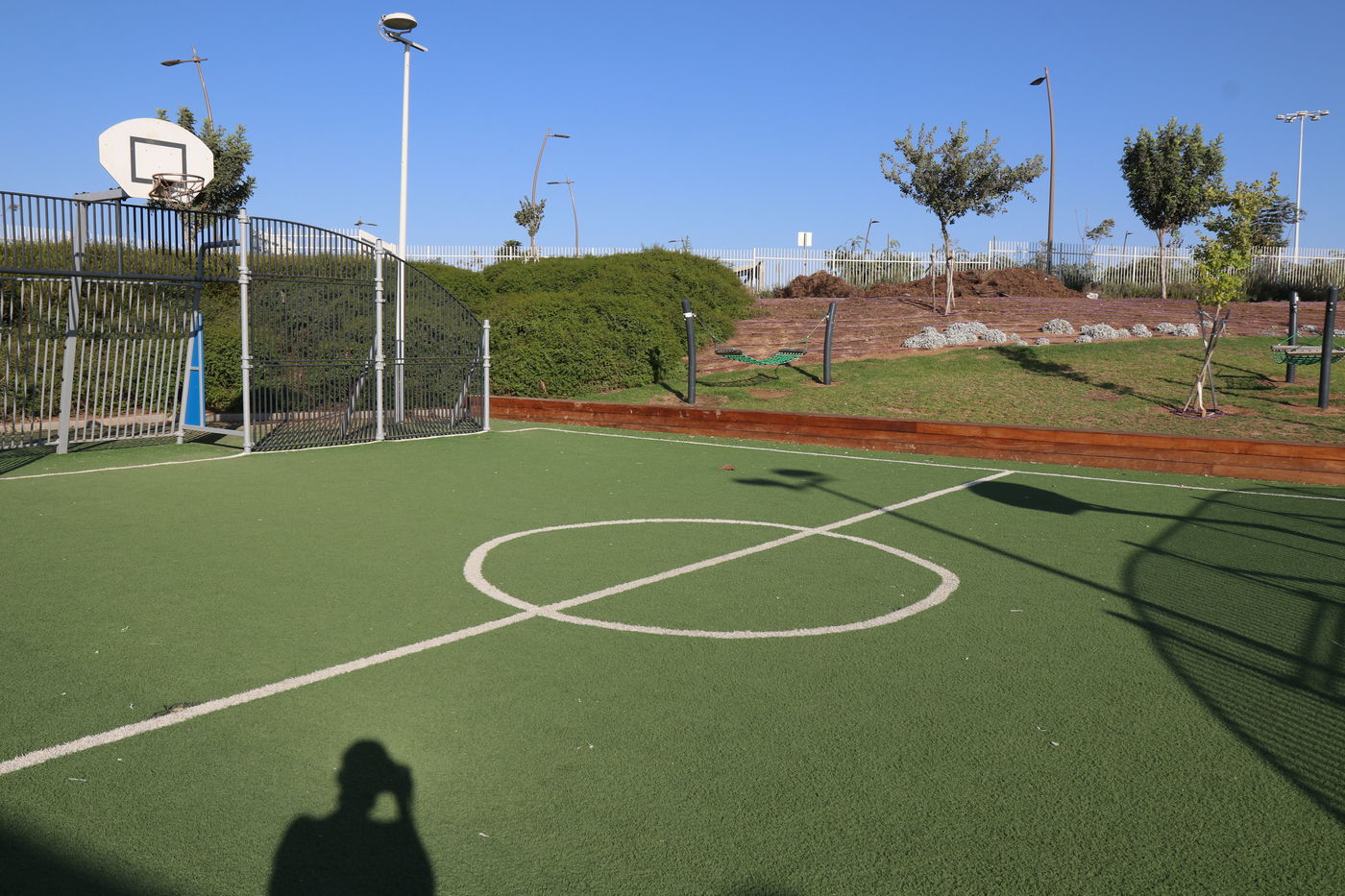 תיעוד קיצי מ"פארק האגם" בעיר הדרומית