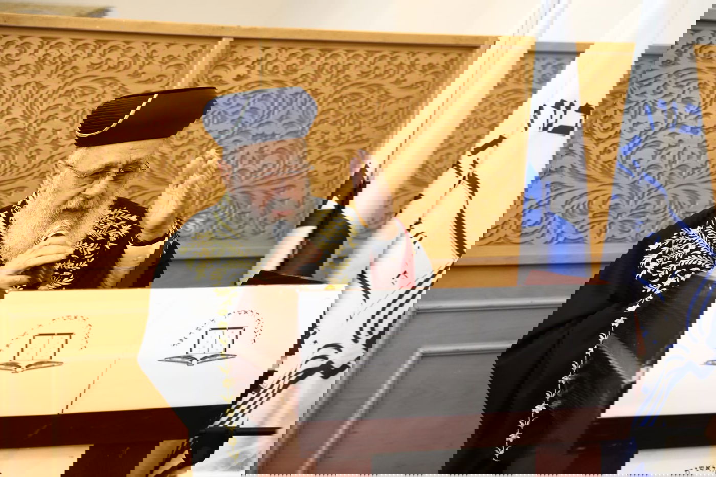 הגר"י יוסף נואם בכנס