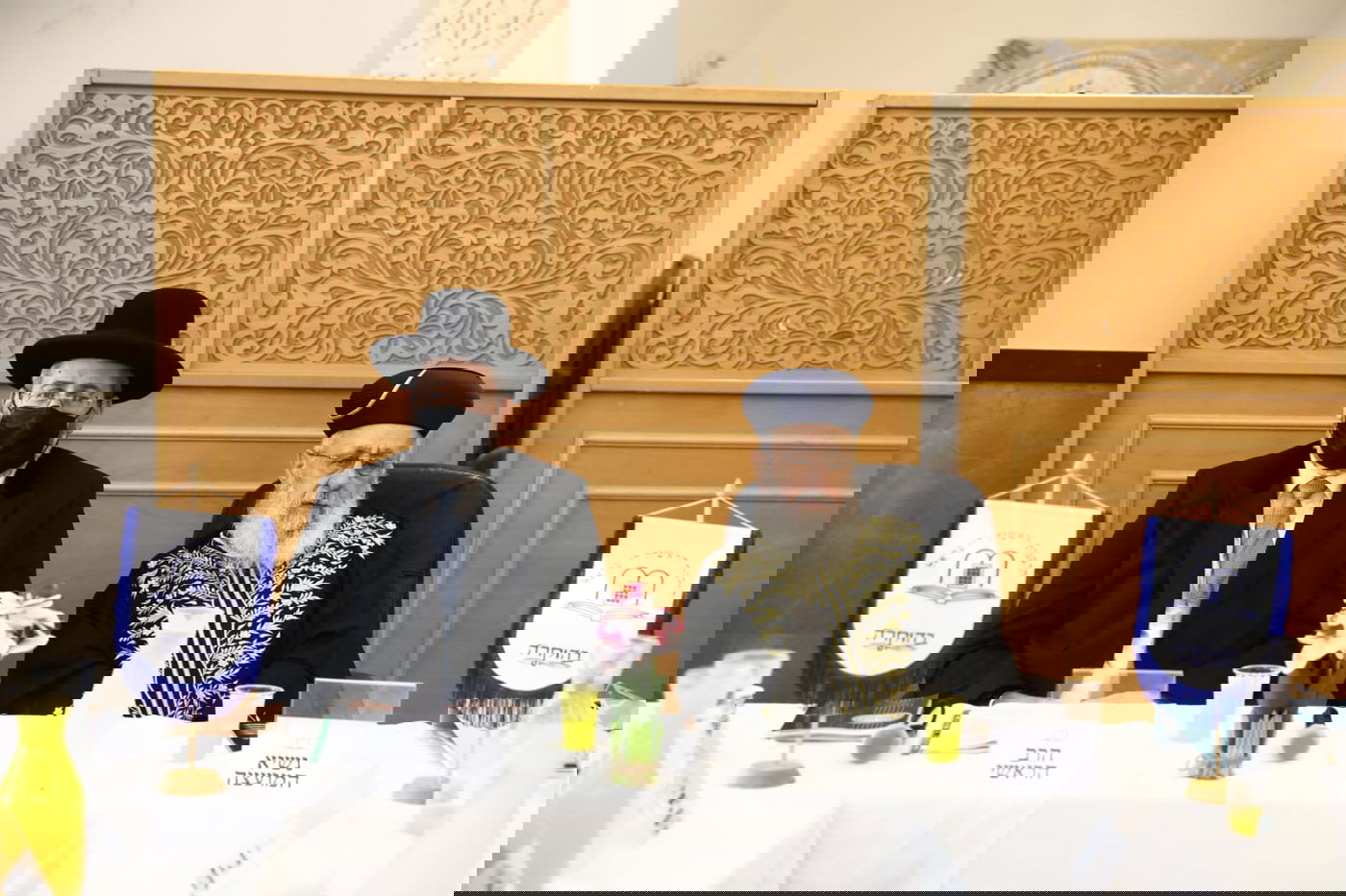 הרבנים מאיימים: לא נכיר בגיורים וכשרות שלא דרך הרה"ר