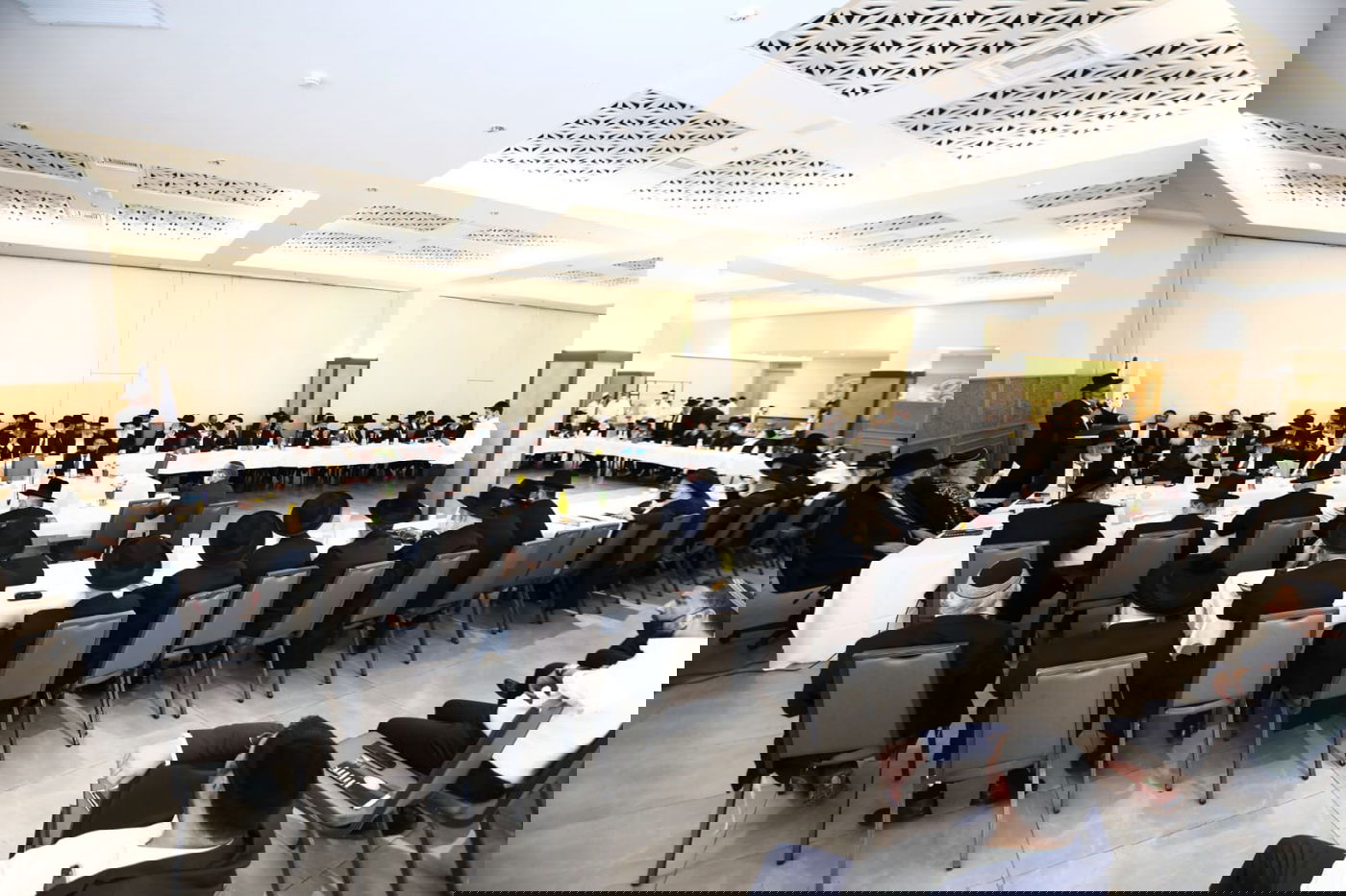 הרבנים מאיימים: לא נכיר בגיורים וכשרות שלא דרך הרה"ר