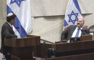 "כנופיה": קרעי הביך את רובי ריבלין במליאה