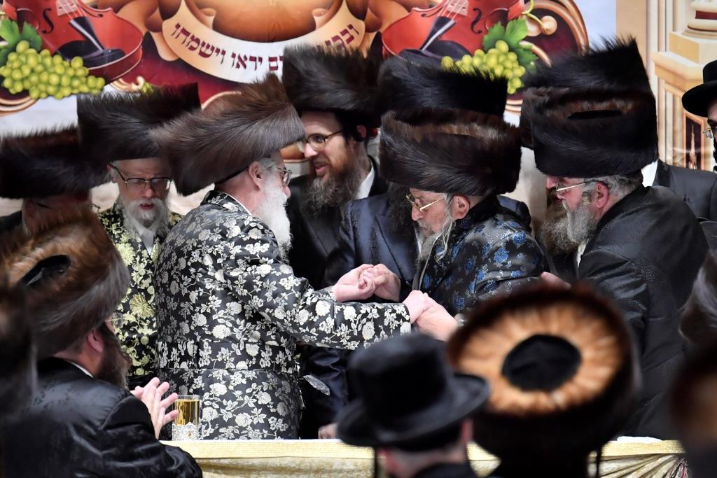 שמחת האירוסין לנכד האדמו"רים מויז'ניץ וסערט ויז'ניץ