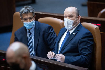 הליכוד דורש לפתוח בחקירה מיידית כנגד נפתלי בנט