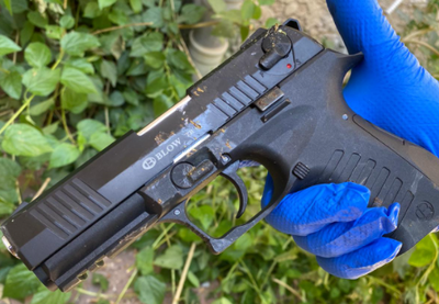 תושב בני ברק נעצר וברשותו שני אקדחים