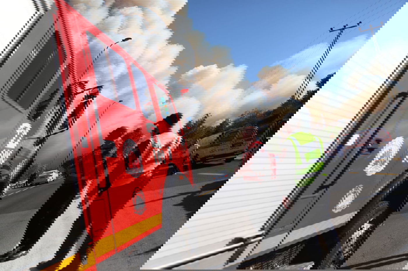 שריפת ענק ליד ירושלים; יישובים שלמים פונו; אין שליטה