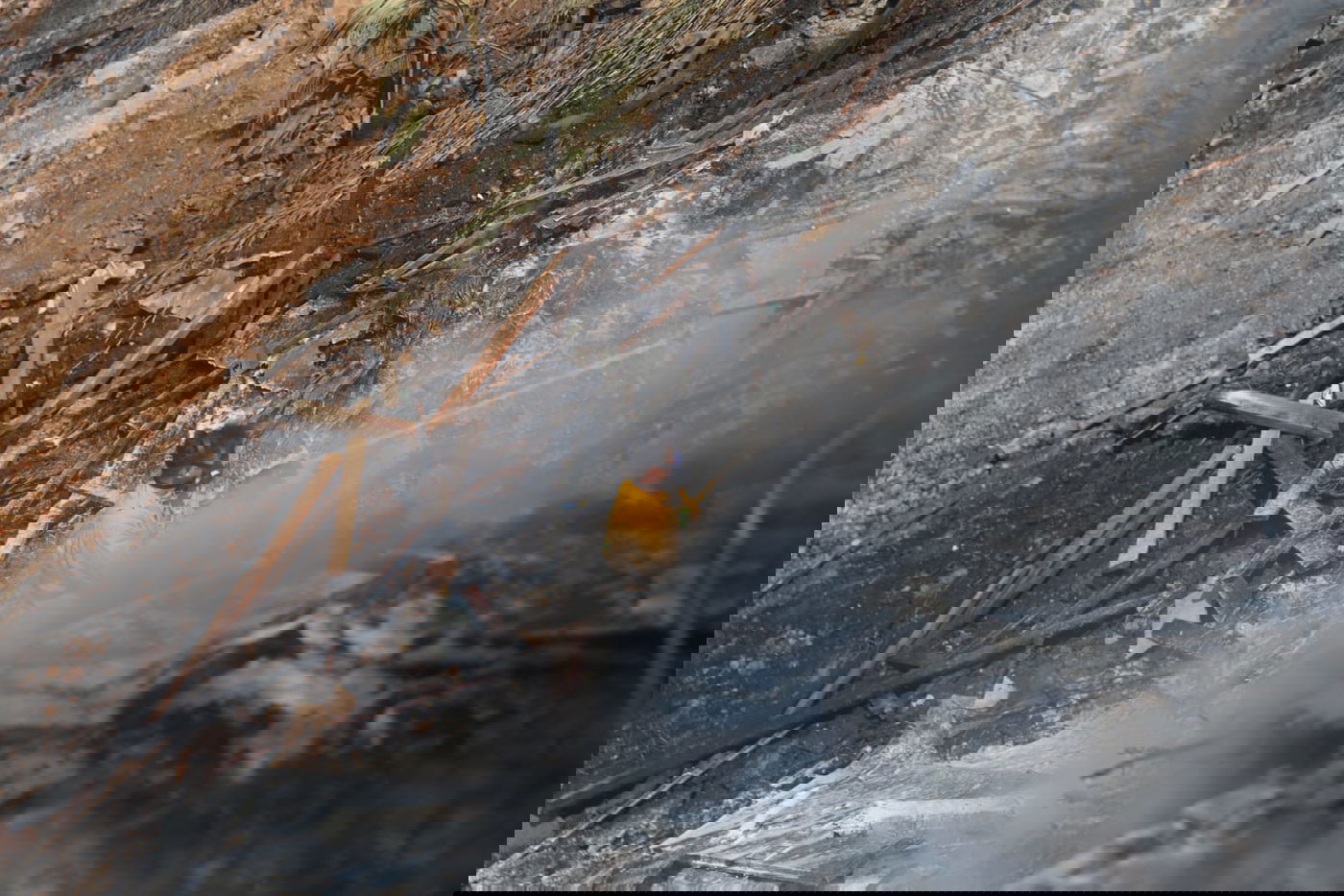 כך לוחמי האש נלחמים בלהבות הענק; צפו