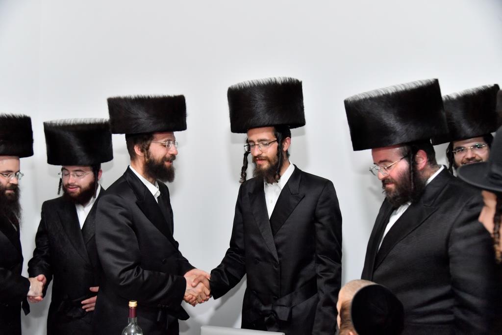 הכנסת ס"ת וסעודה ב'המתמידים' בבית שמש