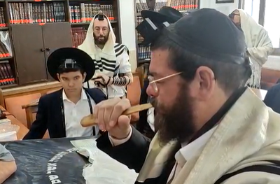 הרב אדלשטיין תקע בשופר