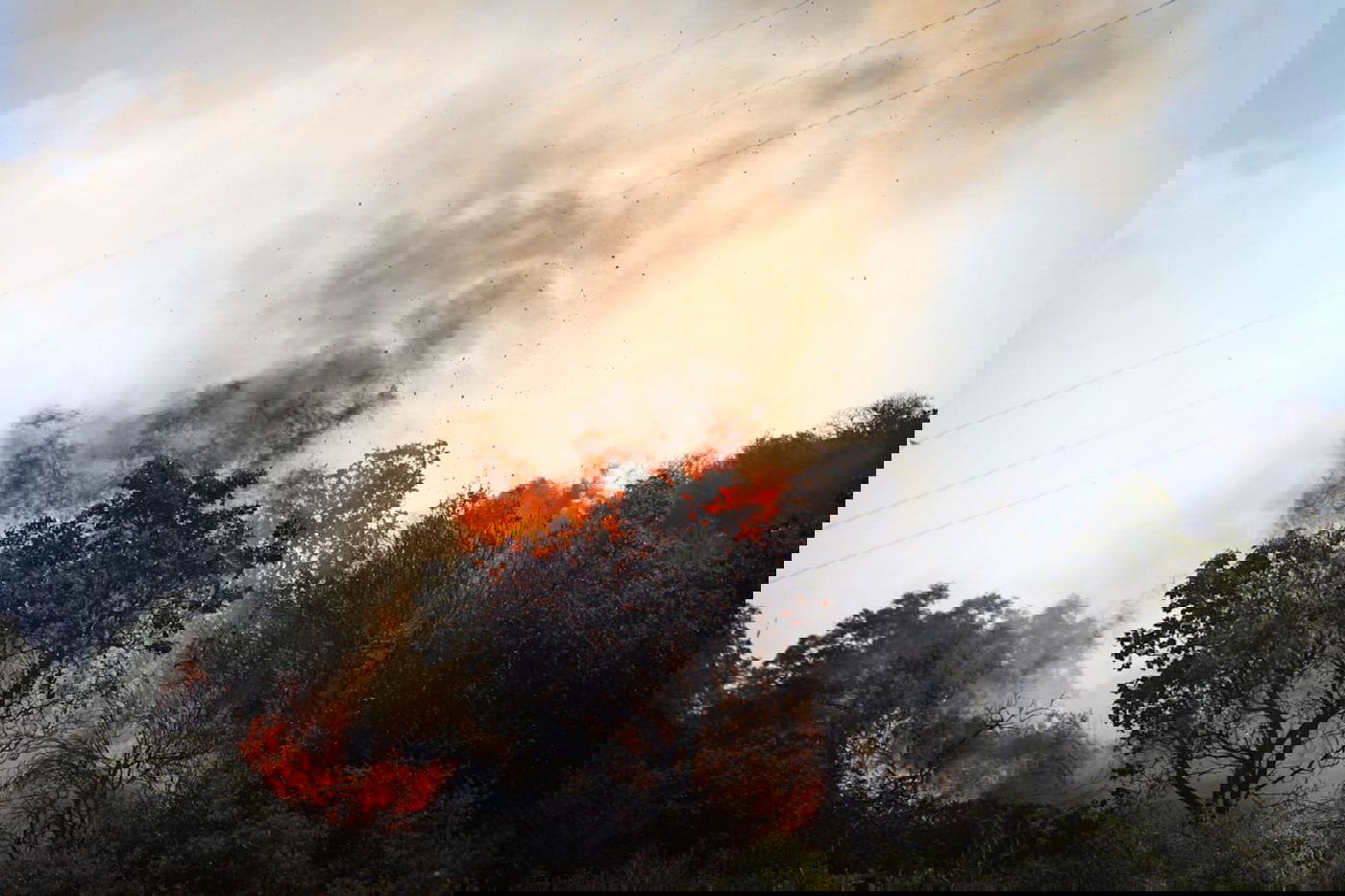 52 שעות של אש ב-52 תמונות של חיים גולדברג