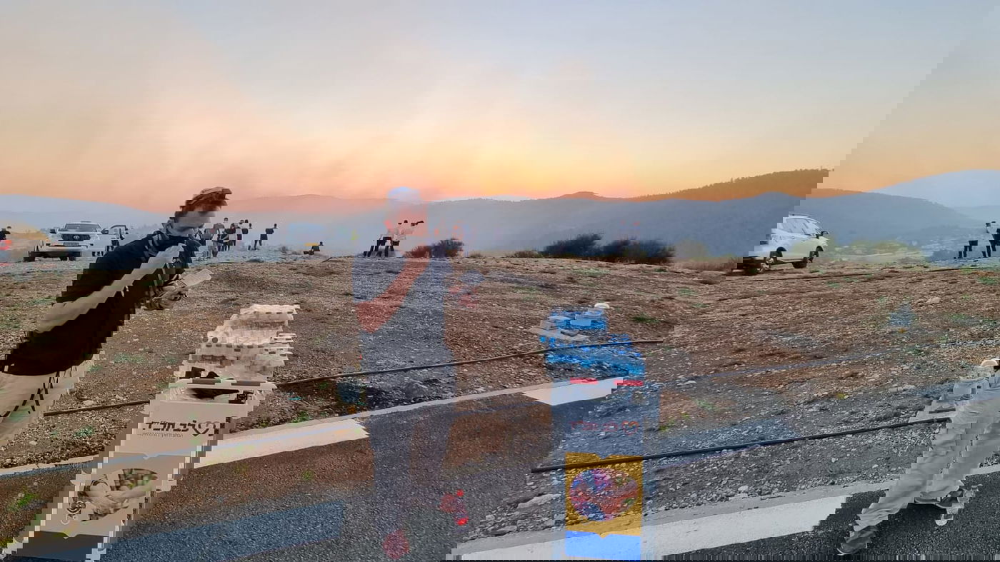 לצד הלהבות: לוחמי האש מניחים תפילין