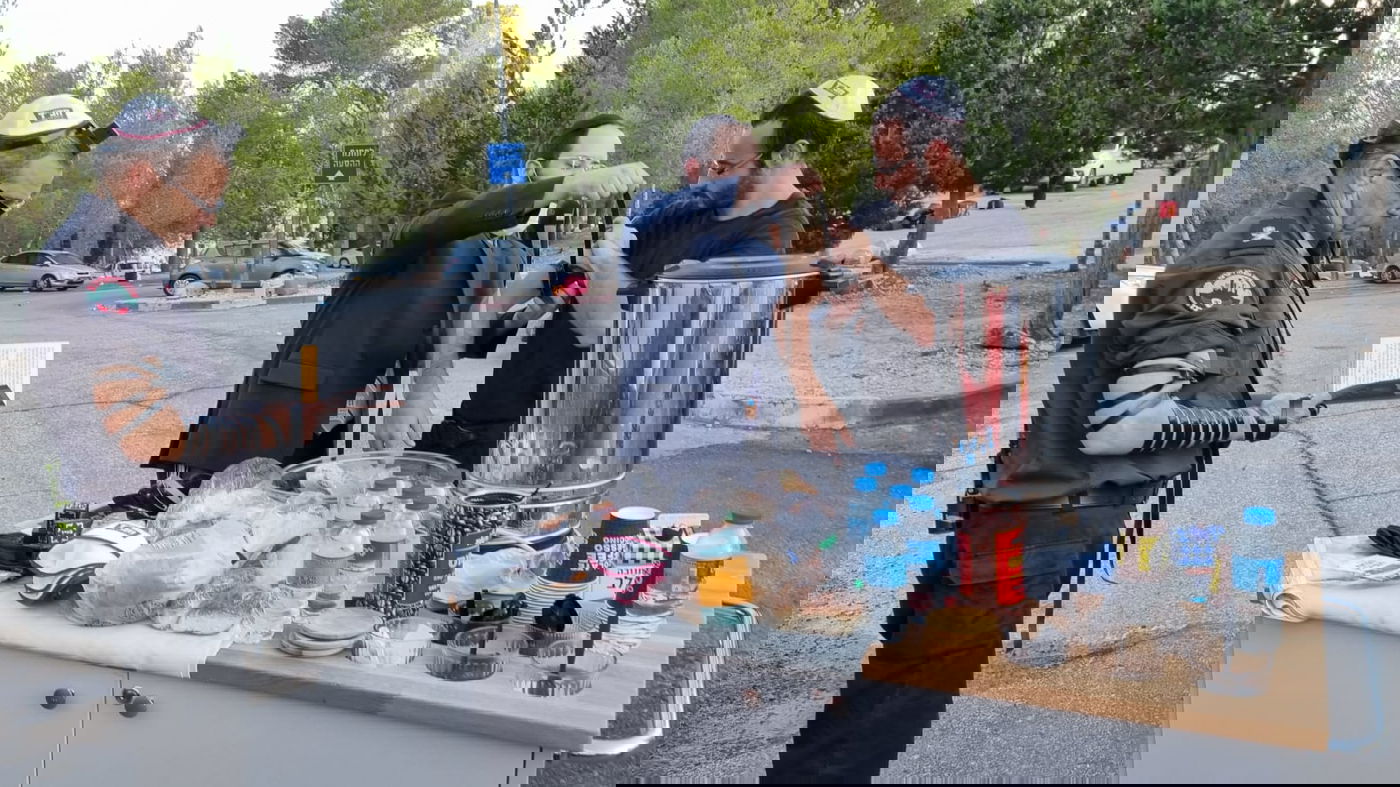 לצד הלהבות: לוחמי האש מניחים תפילין