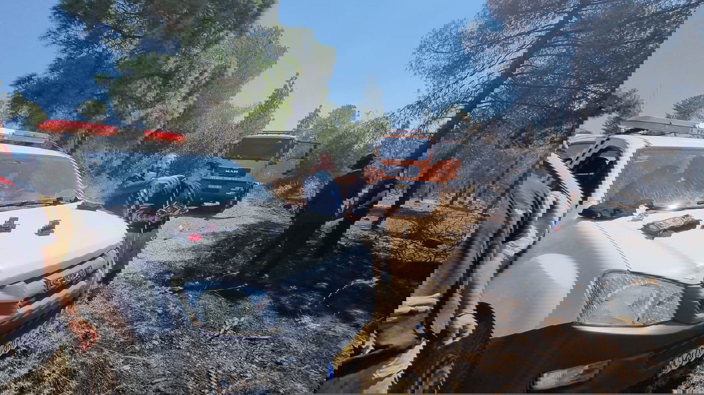 לצד הלהבות: לוחמי האש מניחים תפילין