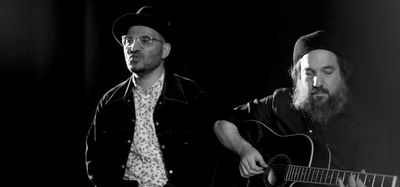 להקת המדרגות בסינגל חדש: "עין הסערה"