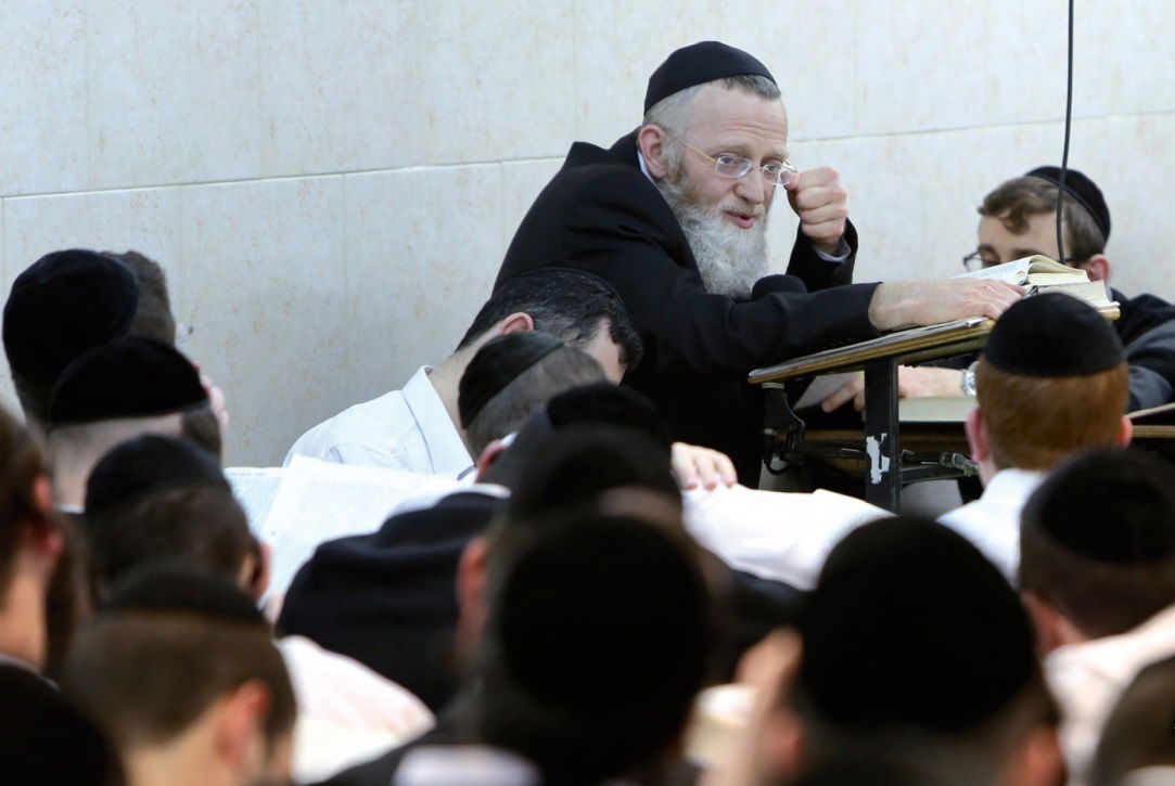 רבי אשר אריאלי בשיעור