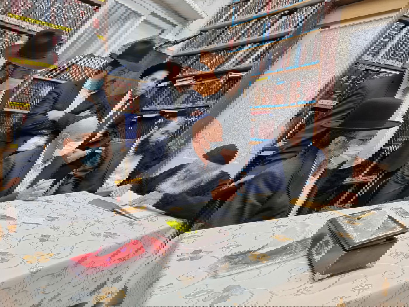 מנכ"ל משרד החינוך הציג את המתווה למוסדות החינוך; הגר"ח בירך