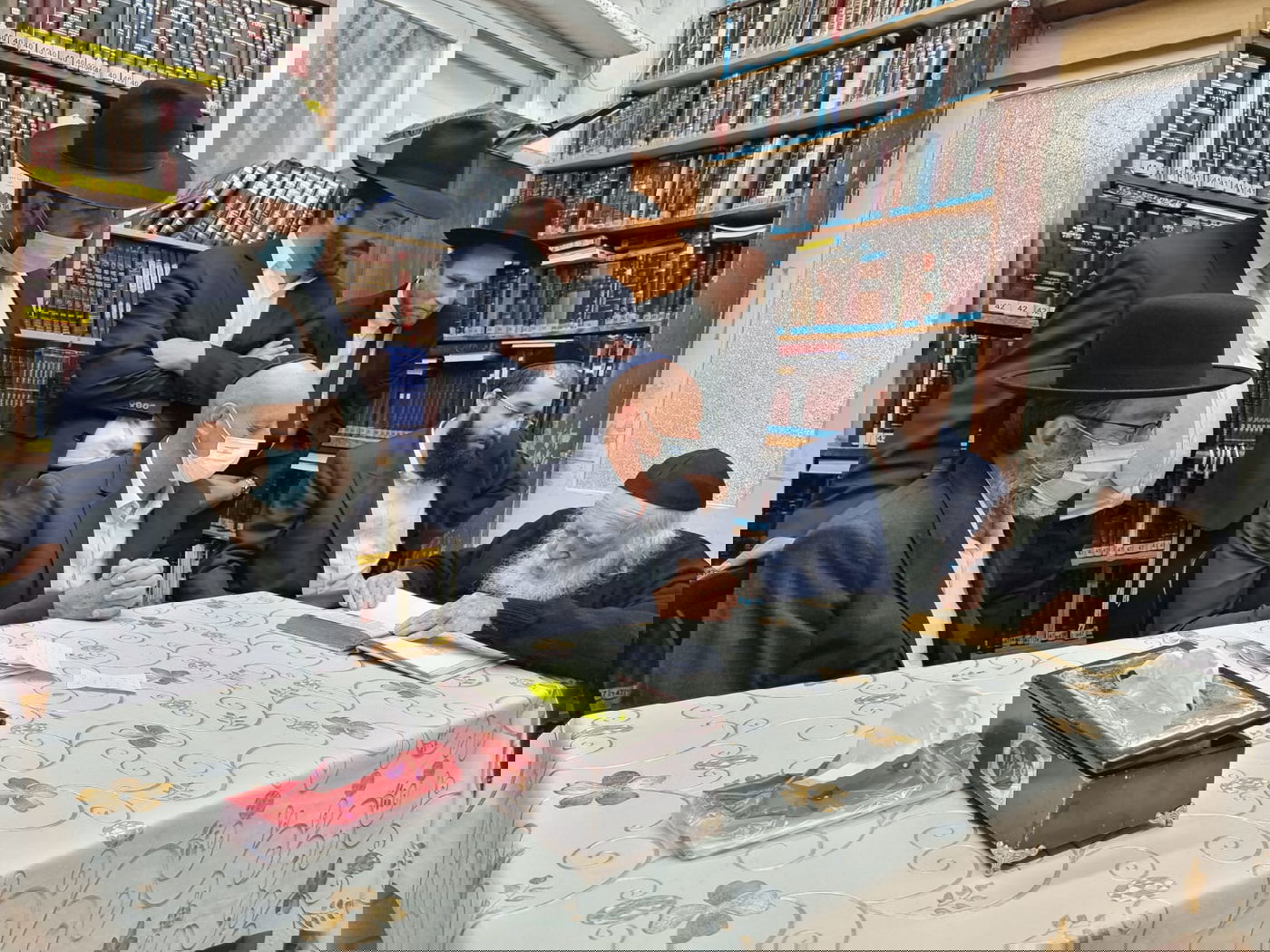 מנכ"ל משרד החינוך הציג את המתווה למוסדות החינוך; הגר"ח בירך